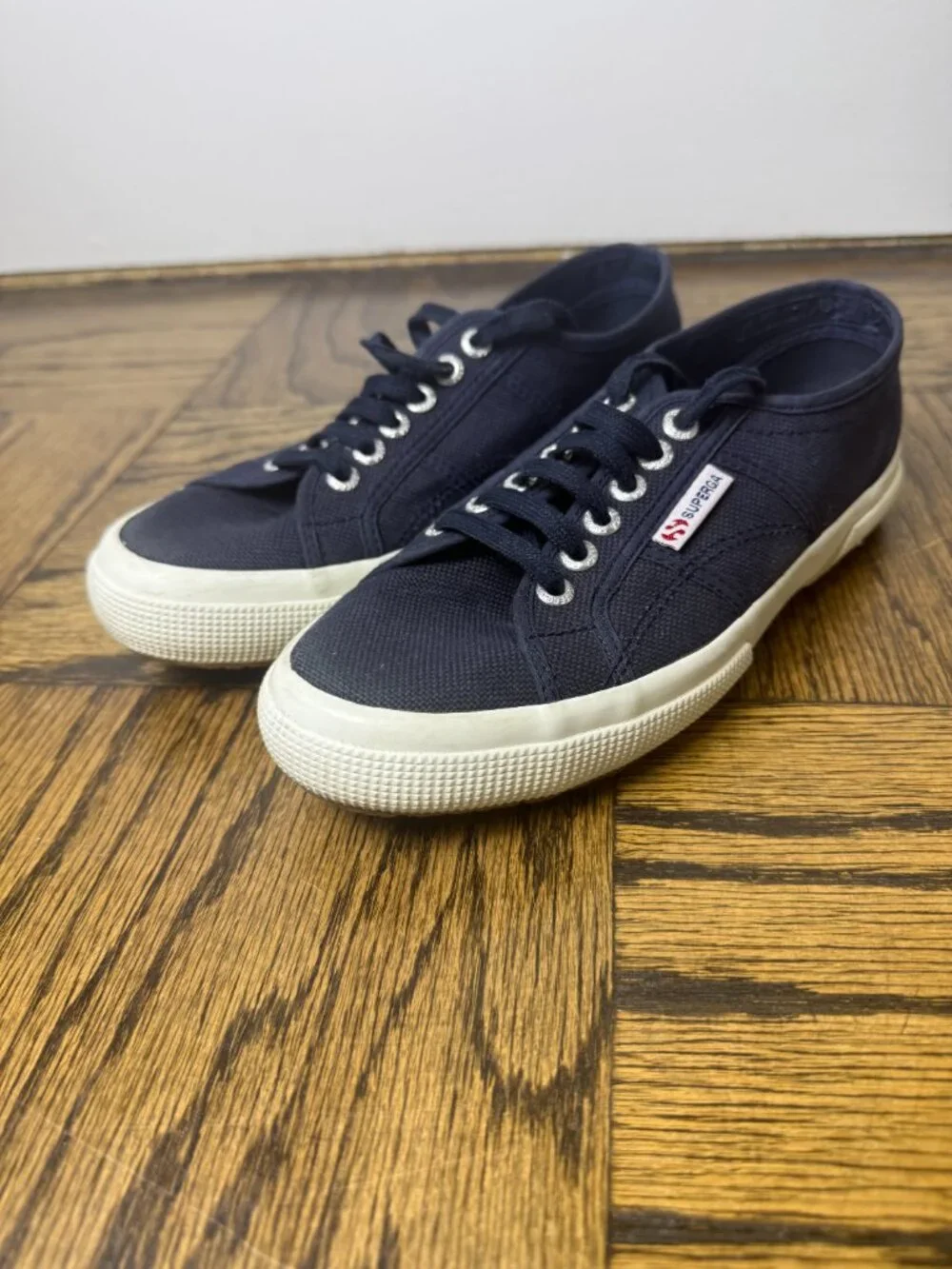 Superga womens S000010 Sneaker White Navy Size 39 US Size 8.5